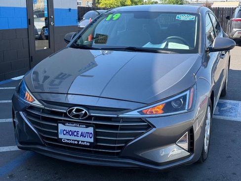 Used 2019 Hyundai Elantra SE FWD image 15