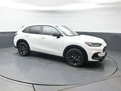 Used 2024 Honda HR-V Sport image 8