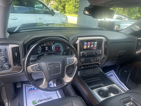 Used 2018 GMC Sierra 1500 Denali AWD/4WD image 15