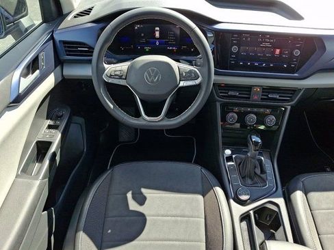 Certified 2023 Volkswagen Taos SE w/ Panoramic Sunroof Package image 14