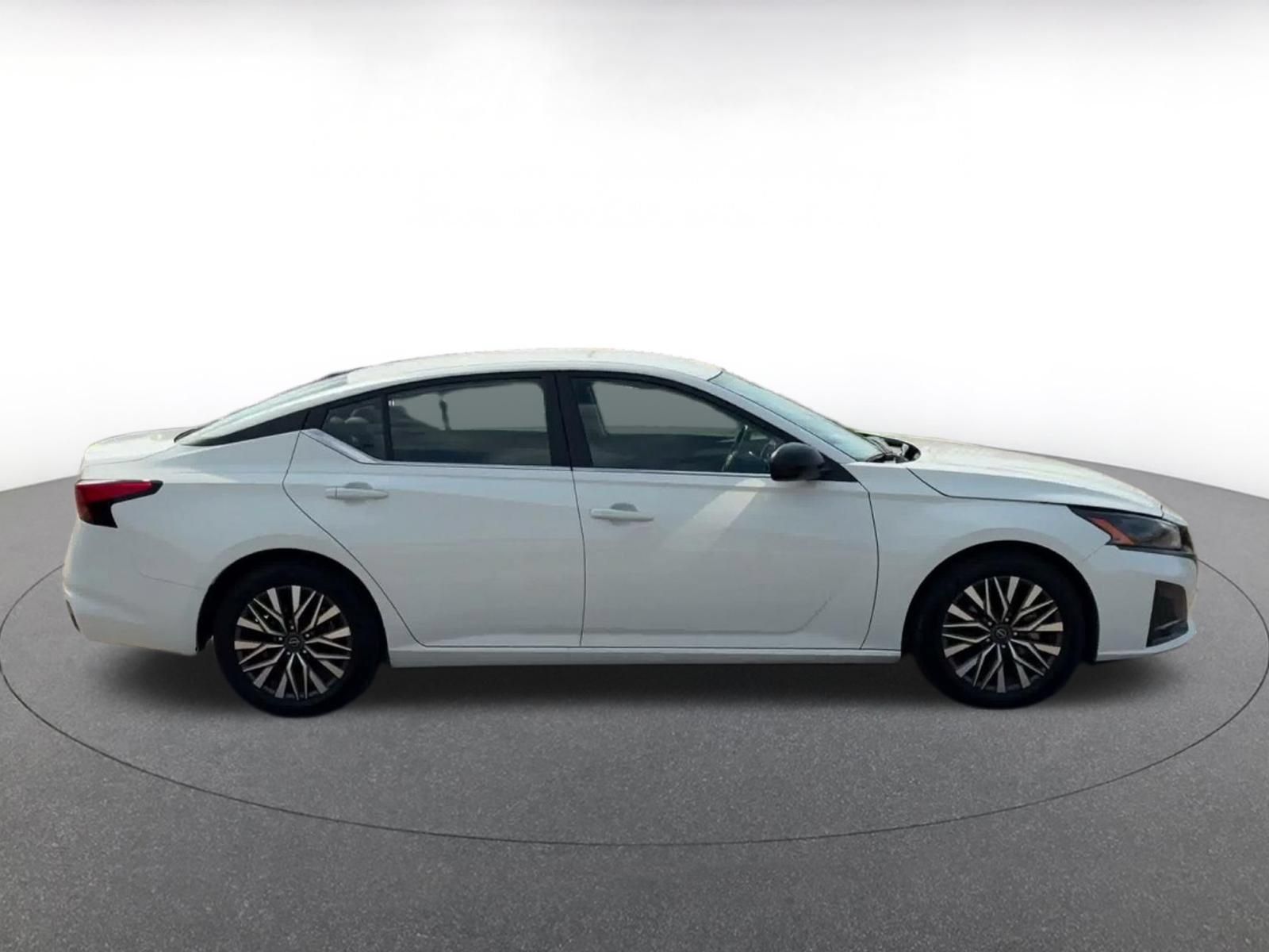 Used 2026 Nissan Altima 2.5 SV FWD image 15