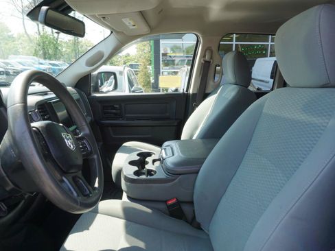 Used 2019 RAM 1500 Express w/ Express Value Package AWD/4WD image 11