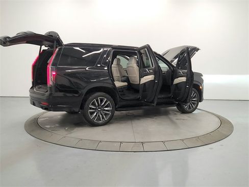 Used 2022 Cadillac Escalade Sport image 15