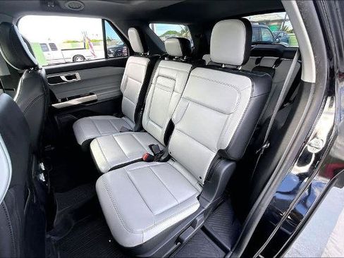 Certified 2021 Ford Explorer XLT w/ Equipment Group 202A RWD image 28