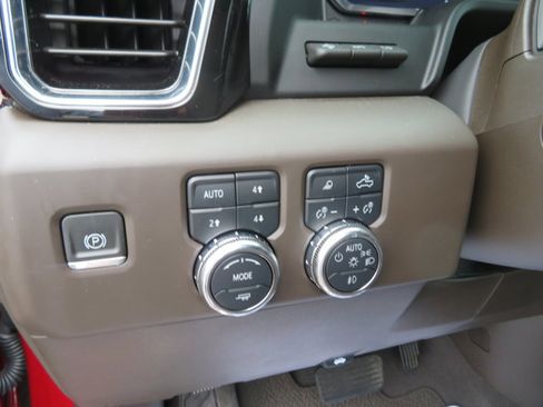 Used 2024 GMC Sierra 1500 Denali w/ Technology Package image 25