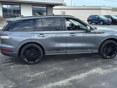 Used 2025 Lincoln Aviator Reserve w/ Jet Appearance Package AWD/4WD image 12