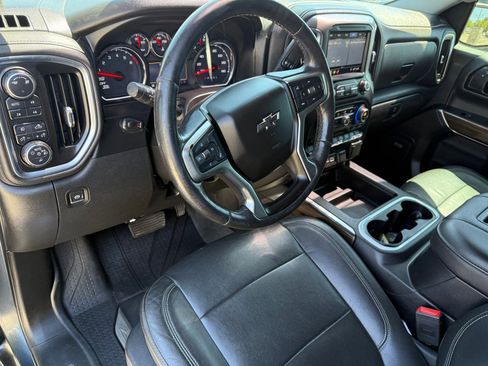 Used 2019 Chevrolet Silverado 1500 LT Trail Boss AWD/4WD image 15