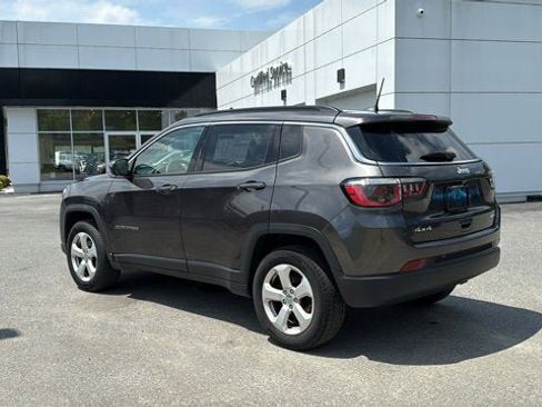 Used 2019 Jeep Compass Latitude w/ Popular Equipment Group AWD/4WD image 8