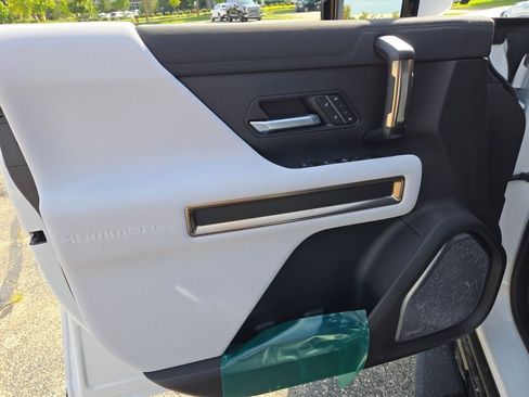 New 2025 GMC Hummer EV 3X image 21