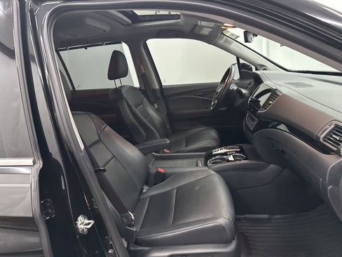 Used 2019 Honda Pilot Touring image 27