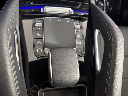 Used 2025 Mercedes-Benz GLE 450e 4MATIC image 30