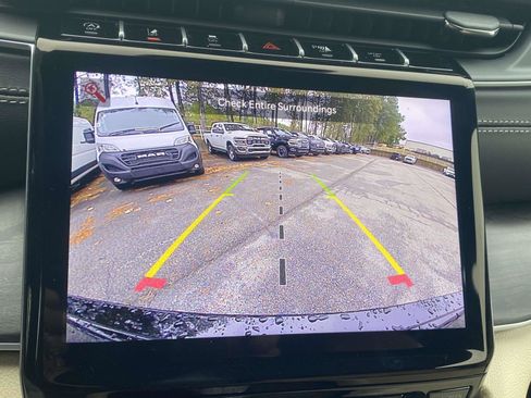 New 2025 Jeep Grand Cherokee Limited image 7