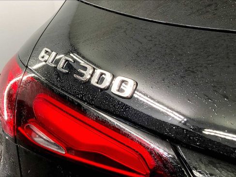 Used 2025 Mercedes-Benz GLC 300 4MATIC image 7