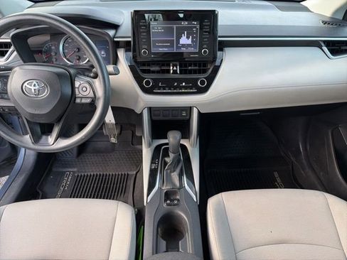 Used 2022 Toyota Corolla Cross L image 17