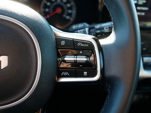 Certified 2022 Kia Sorento X-Line EX image 30