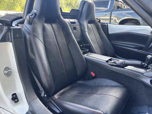 Used 2017 MAZDA MX-5 Miata Grand Touring image 14