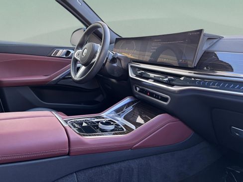 Used 2025 BMW X6 xDrive40i w/ Executive Package image 30