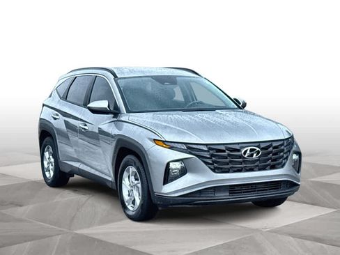 Used 2024 Hyundai Tucson SEL FWD image 2