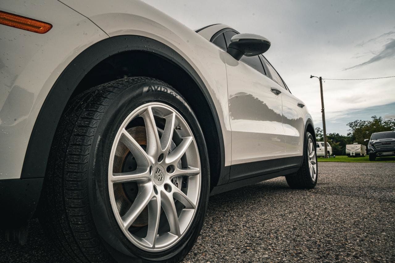 Used 2021 Porsche Cayenne Coupe AWD/4WD image 13