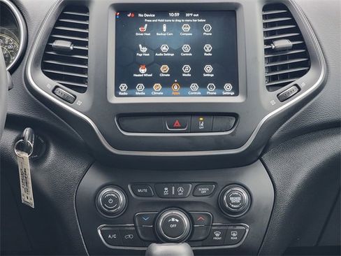 Certified 2022 Jeep Cherokee Latitude w/ Sun & Sound Group image 27