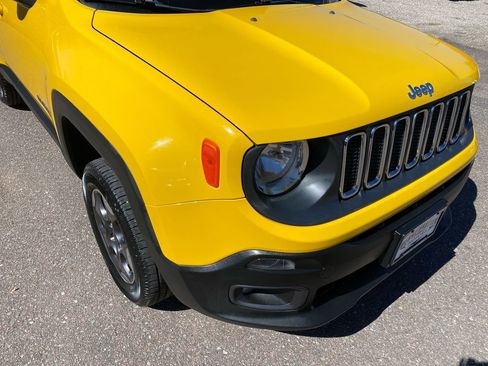 Used 2017 Jeep Renegade Latitude image 16