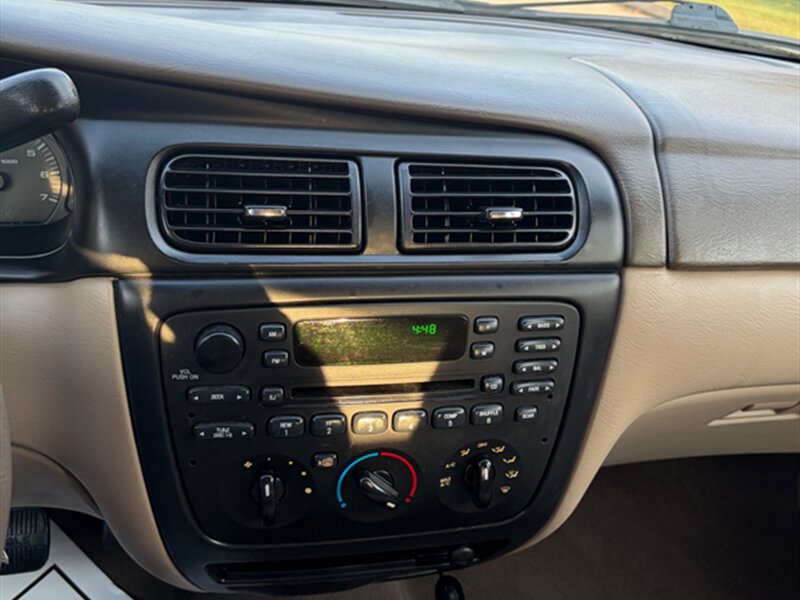 Used 2001 Ford Taurus SE FWD image 14