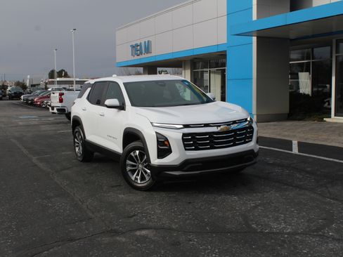 New 2026 Chevrolet Equinox LT w/ Convenience Package II image 2