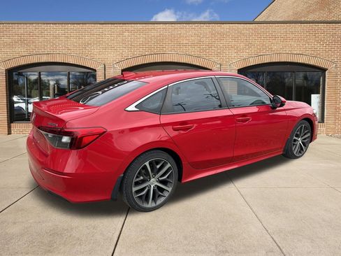 Used 2022 Honda Civic Touring image 3