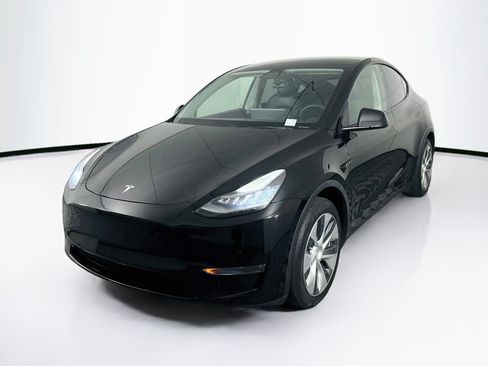 Used 2021 Tesla Model Y Long Range AWD/4WD image 3