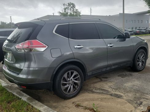Used 2016 Nissan Rogue SL w/ SL Premium Package FWD image 3