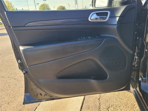 Used 2021 Jeep Grand Cherokee Laredo X image 18