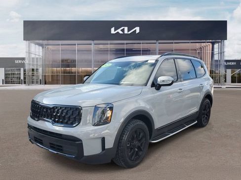 Certified 2025 Kia Telluride AWD image 3