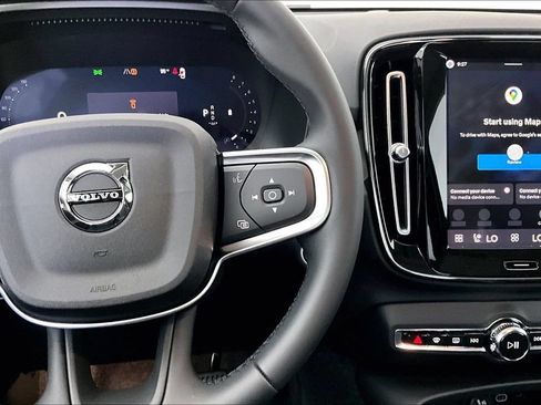 New 2026 Volvo XC40 B5 Core w/ Protection Package Premier AWD/4WD image 13