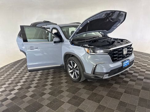 Used 2023 Honda Pilot Touring image 13