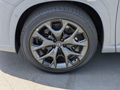 Used 2025 Lexus TX 500h AWD w/ Technology Package image 9