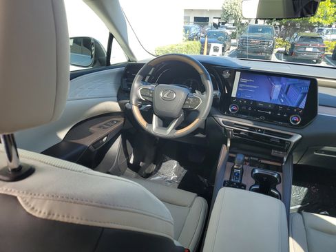 Used 2023 Lexus RX 350 w/ Accessory Package (Z1) image 14