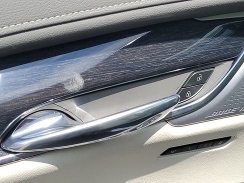 Certified 2022 Cadillac XT6 Premium Luxury AWD/4WD image 22