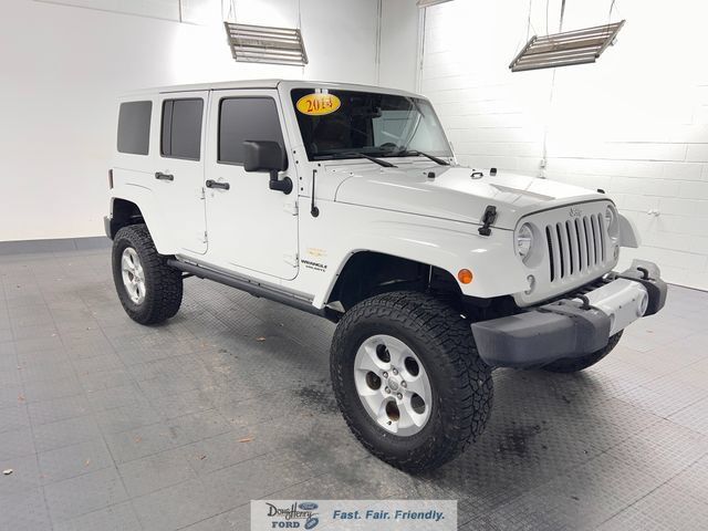 Used 2014 Jeep Wrangler Unlimited Sahara w/ Dual Top Group AWD/4WD image 3