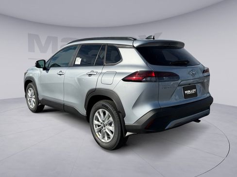 Certified 2026 Toyota Corolla Cross LE image 5