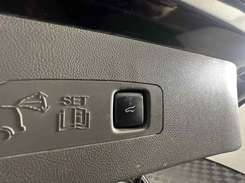 Used 2021 Lincoln Corsair FWD w/ Premium Package image 20