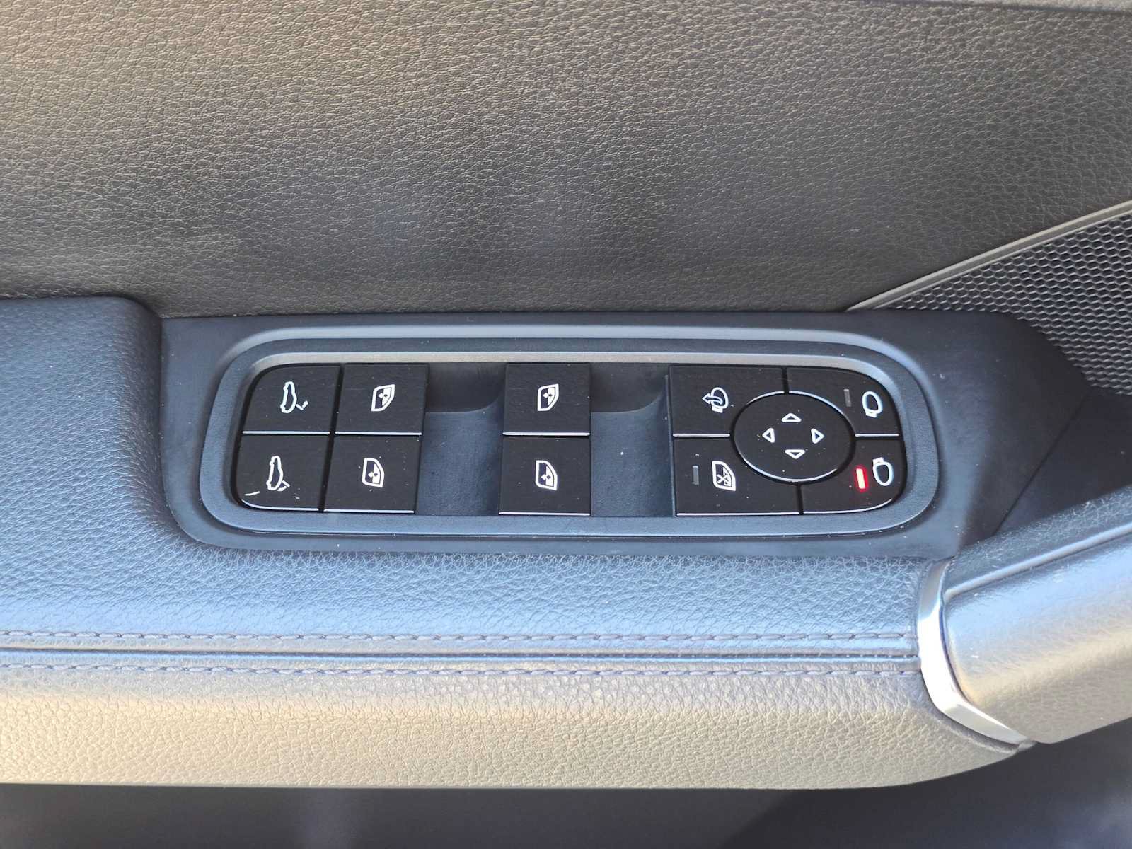 Used 2021 Porsche Cayenne AWD/4WD image 26