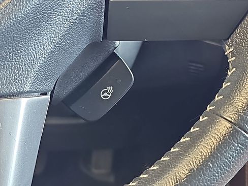 Used 2018 Subaru Forester 2.5i Touring AWD/4WD image 25