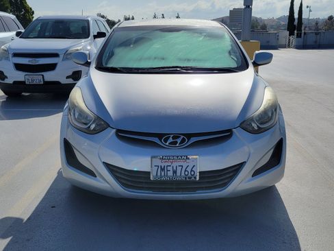 Used 2016 Hyundai Elantra SE image 2