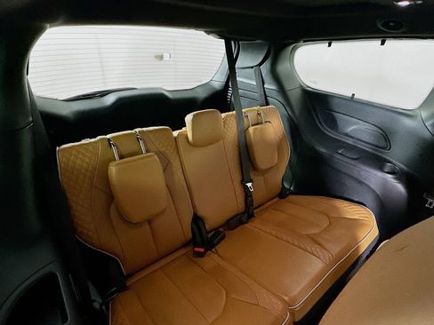 Used 2022 Chrysler Pacifica Pinnacle FWD image 30