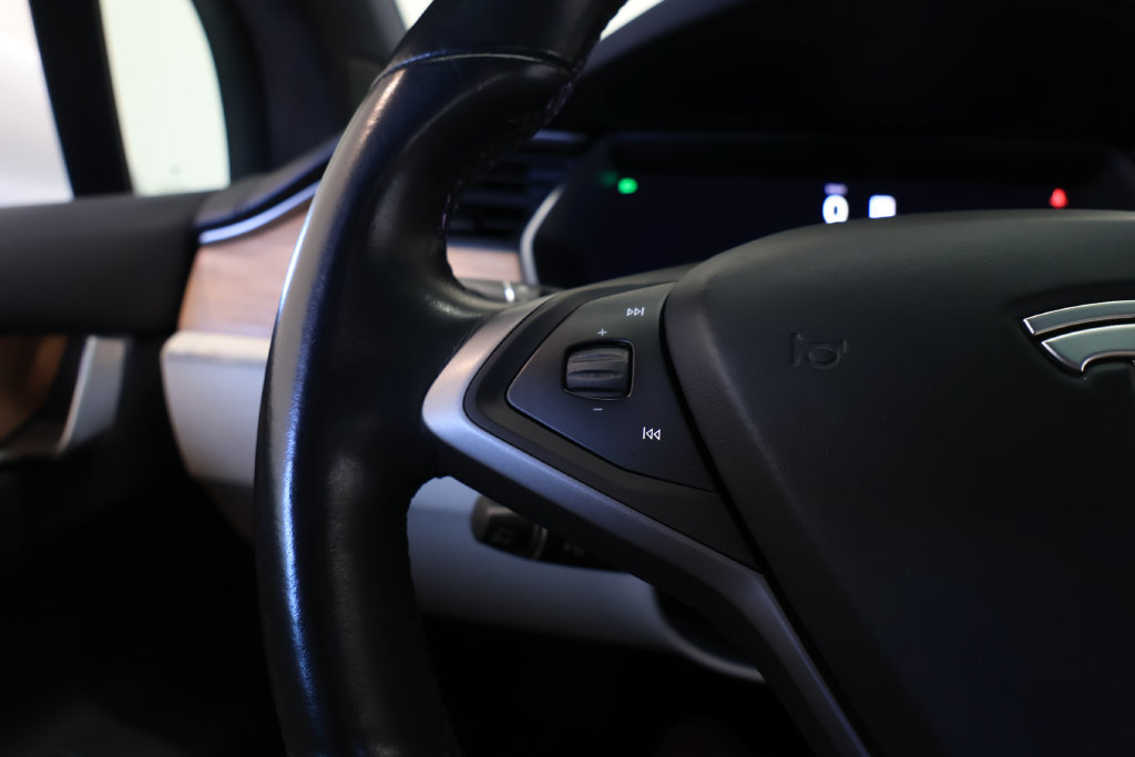 Used 2020 Tesla Model X Performance AWD/4WD image 24