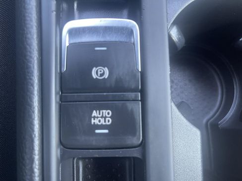 Used 2017 Volkswagen Golf R 4-Door AWD/4WD image 38