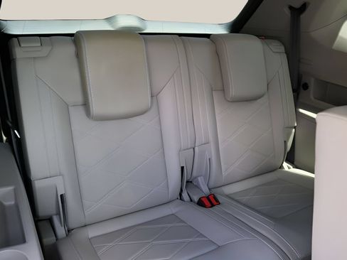 Used 2024 Volkswagen Atlas SE FWD image 23