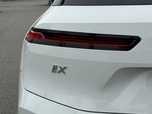 Used 2026 BMW iX xDrive45 w/ Premium Package image 15