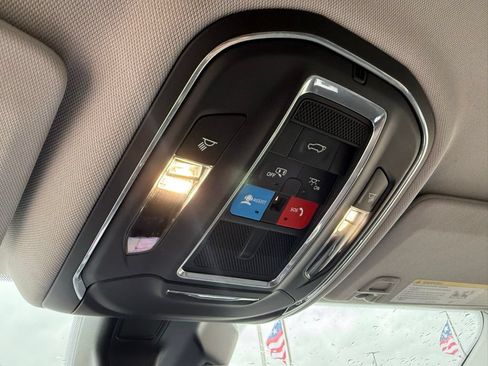 Used 2023 Jeep Grand Cherokee Limited AWD/4WD image 38