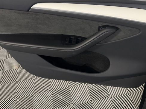 Used 2024 Tesla Model Y Long Range image 21